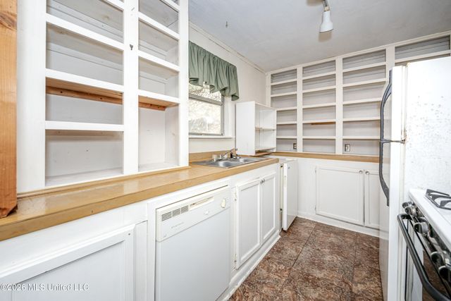 14804 Parker Road, Biloxi, MS 39532