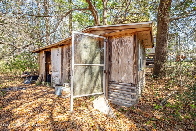 14804 Parker Road, Biloxi, MS 39532