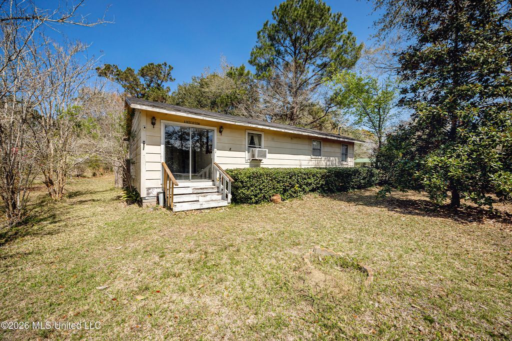 14804 Parker Road, Biloxi, MS 39532