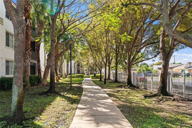 6821 SW 44th St 101, Miami, FL 33155
