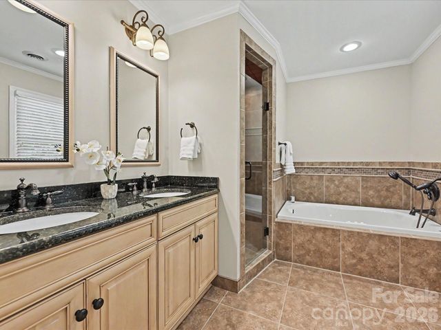 7933 Sunnyvale Lane, Charlotte, NC 28210