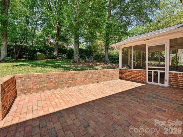 7933 Sunnyvale Lane, Charlotte, NC 28210