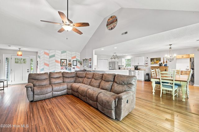 416 Masters Lane, Hampstead, NC 28443