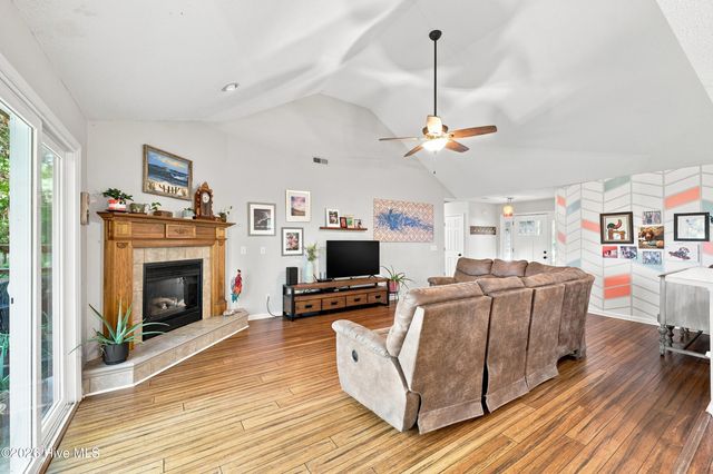 416 Masters Lane, Hampstead, NC 28443
