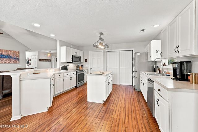 416 Masters Lane, Hampstead, NC 28443