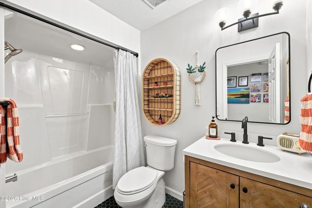416 Masters Lane, Hampstead, NC 28443