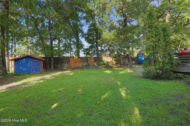 416 Masters Lane, Hampstead, NC 28443