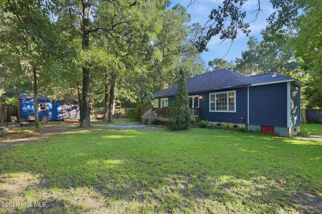 416 Masters Lane, Hampstead, NC 28443