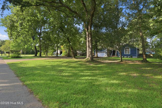 416 Masters Lane, Hampstead, NC 28443