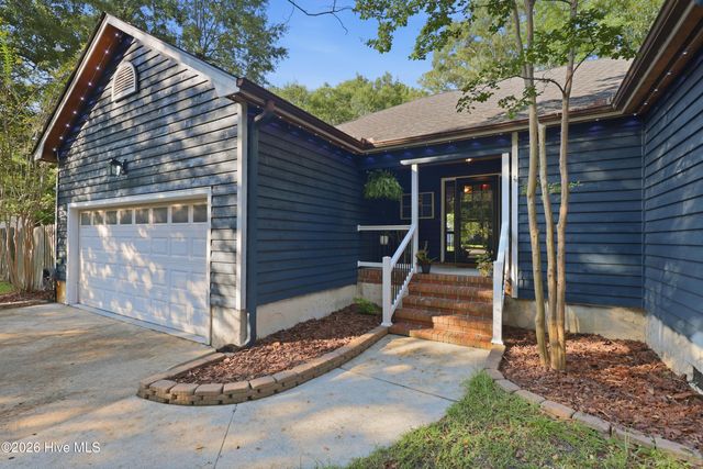 416 Masters Lane, Hampstead, NC 28443