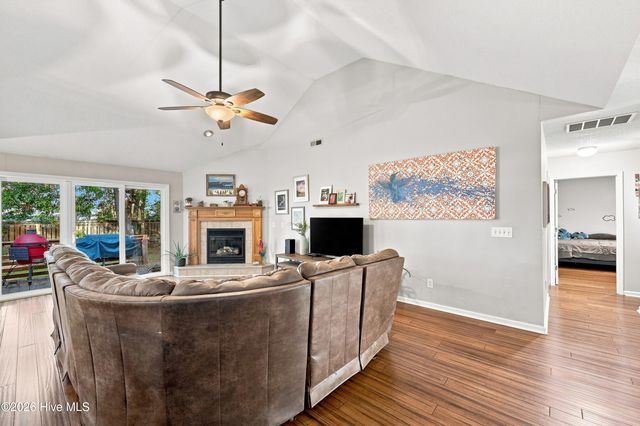 416 Masters Lane, Hampstead, NC 28443
