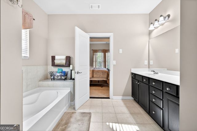 7916 Keepsake Lane, Flowery Branch, GA 30542