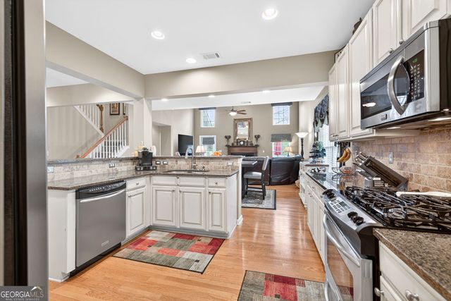 7916 Keepsake Lane, Flowery Branch, GA 30542