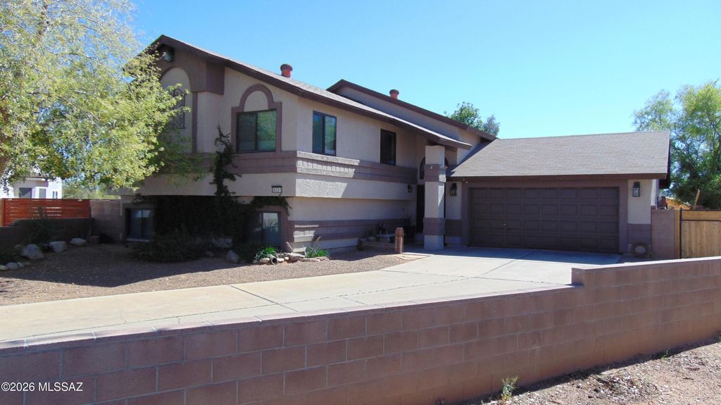 9331 N Denise Ann Place, Tucson, AZ 85742