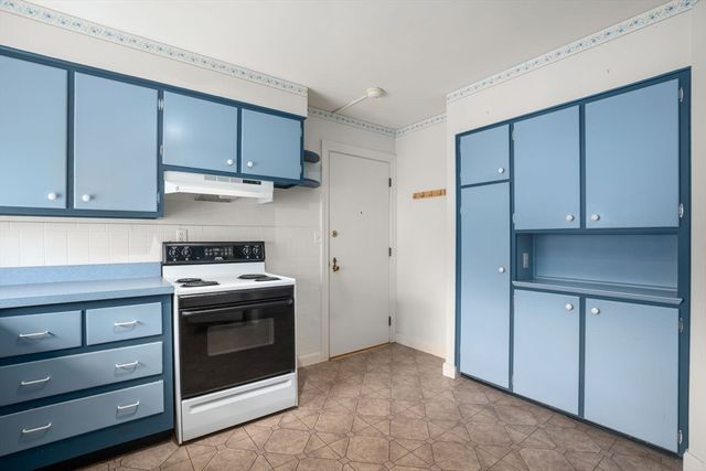 10 Ashland St 2L, Worcester, MA 01609