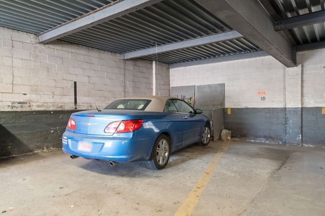 10 Ashland St 2L, Worcester, MA 01609