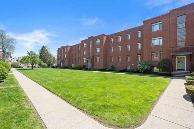 10 Ashland St 2L, Worcester, MA 01609