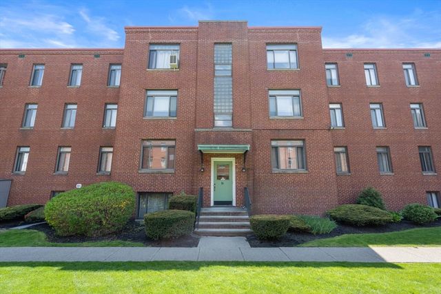 10 Ashland St 2L, Worcester, MA 01609