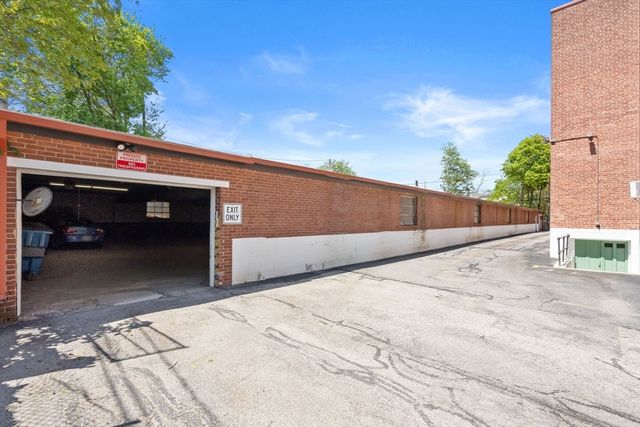 10 Ashland St 2L, Worcester, MA 01609