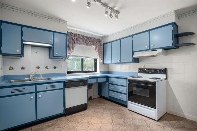 10 Ashland St 2L, Worcester, MA 01609