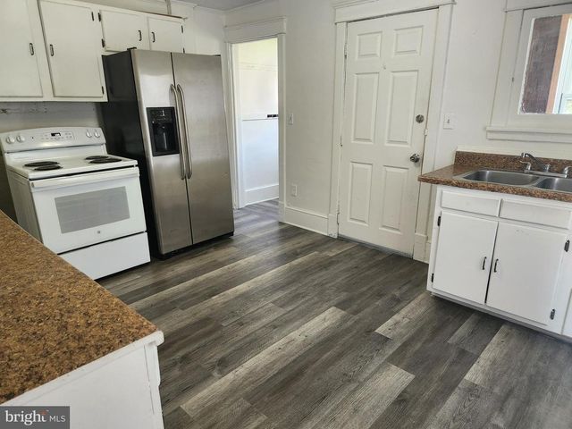 804 JOHN ST W, Martinsburg, WV 25401