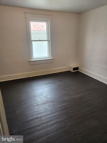 804 JOHN ST W, Martinsburg, WV 25401