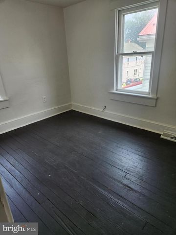 804 JOHN ST W, Martinsburg, WV 25401