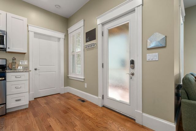 19 Pinckney Street 1, Somerville, MA 02145