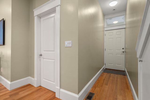 19 Pinckney Street 1, Somerville, MA 02145