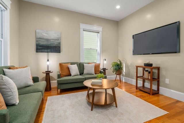 19 Pinckney Street 1, Somerville, MA 02145