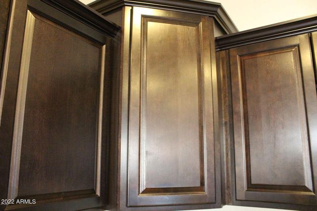 2430 E HAZELTINE Way, Gilbert, AZ 85298