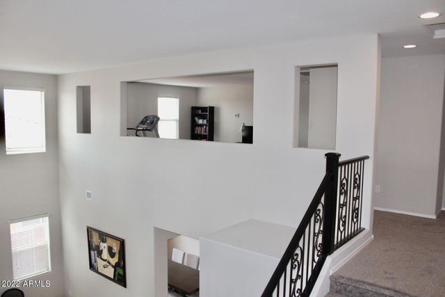 2430 E HAZELTINE Way, Gilbert, AZ 85298