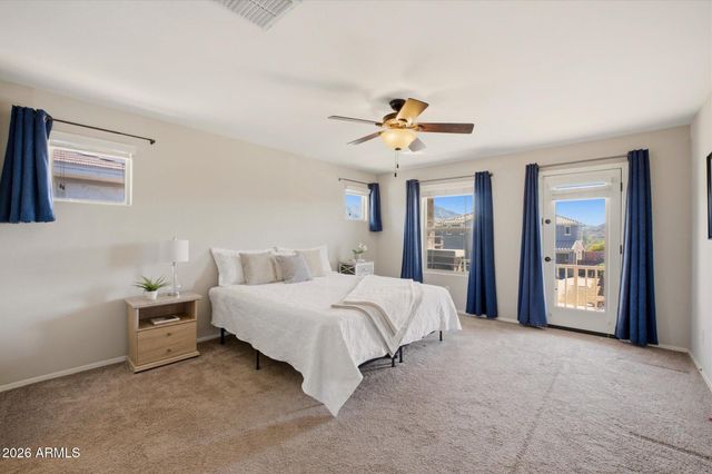 2430 E HAZELTINE Way, Gilbert, AZ 85298