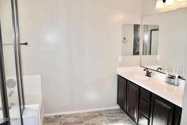 2430 E HAZELTINE Way, Gilbert, AZ 85298