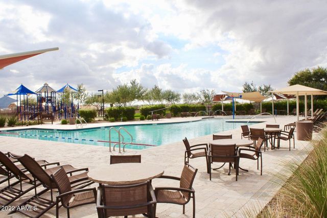 2430 E HAZELTINE Way, Gilbert, AZ 85298