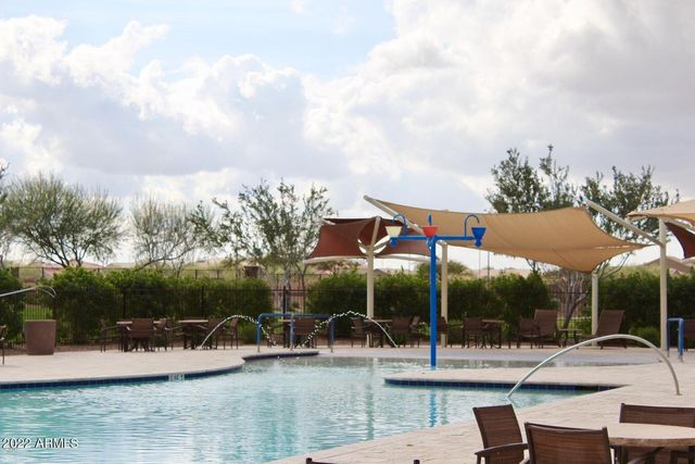 2430 E HAZELTINE Way, Gilbert, AZ 85298