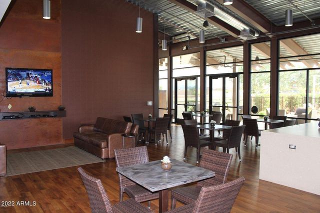 2430 E HAZELTINE Way, Gilbert, AZ 85298