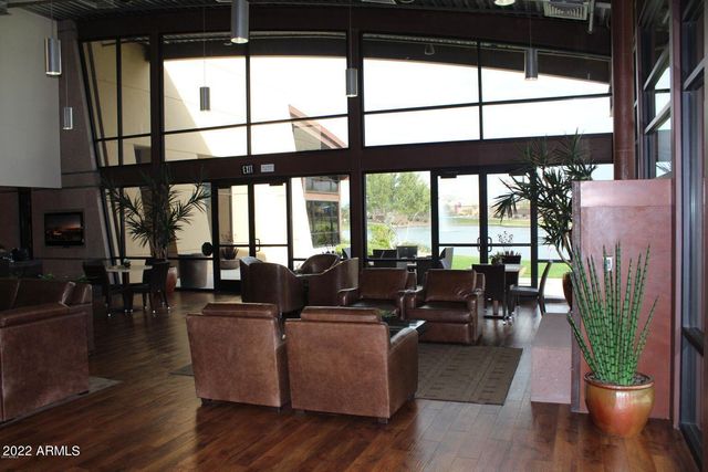 2430 E HAZELTINE Way, Gilbert, AZ 85298