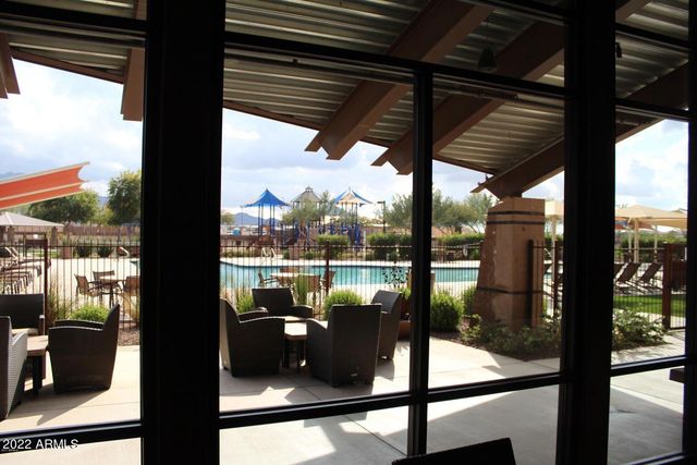 2430 E HAZELTINE Way, Gilbert, AZ 85298