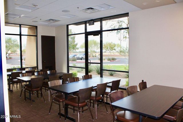 2430 E HAZELTINE Way, Gilbert, AZ 85298