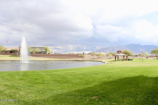 2430 E HAZELTINE Way, Gilbert, AZ 85298