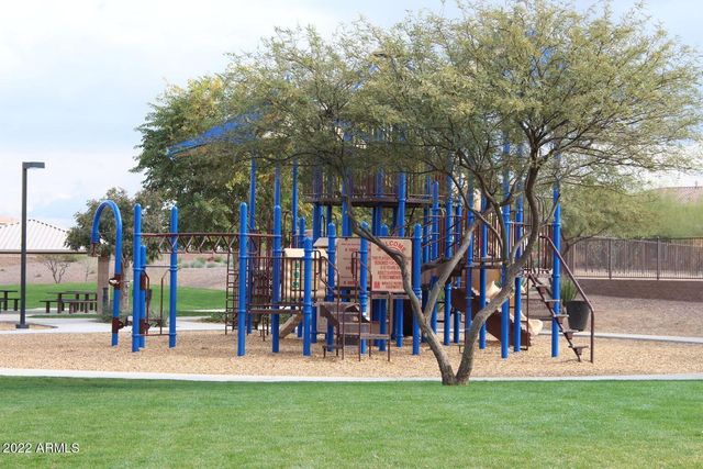 2430 E HAZELTINE Way, Gilbert, AZ 85298