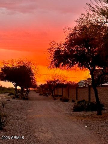 2430 E HAZELTINE Way, Gilbert, AZ 85298