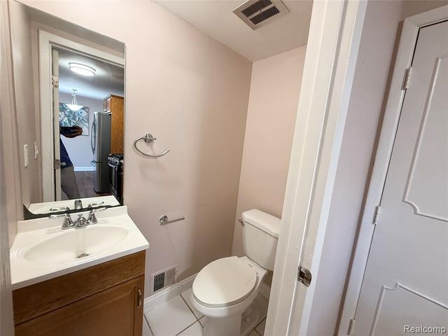23647 Stonehenge Boulevard, Novi, MI 48375