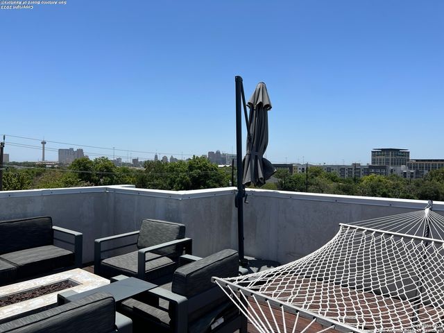 946 E Josephine St, San Antonio, TX 78208