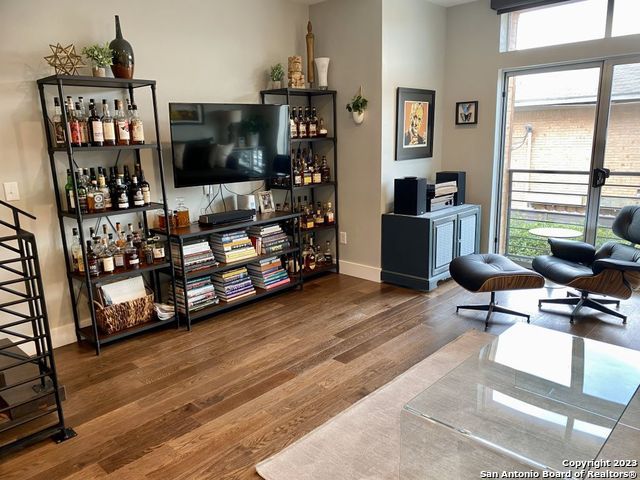 946 E Josephine St, San Antonio, TX 78208
