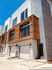 946 E Josephine St, San Antonio, TX 78208