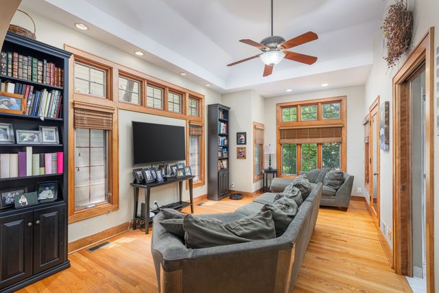 815 N Eagle Street, Naperville, IL 60563