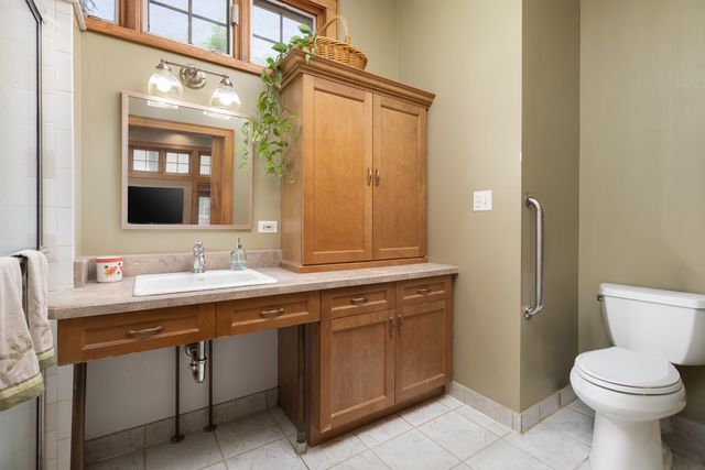 815 N Eagle Street, Naperville, IL 60563
