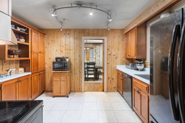 815 N Eagle Street, Naperville, IL 60563